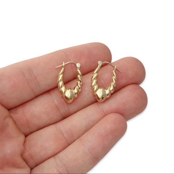 Vintage 14K Gold Ribbed Hoop Earrings Scalloped Shrimp Style Hoops Puffed Oval - Picture 2 of 4